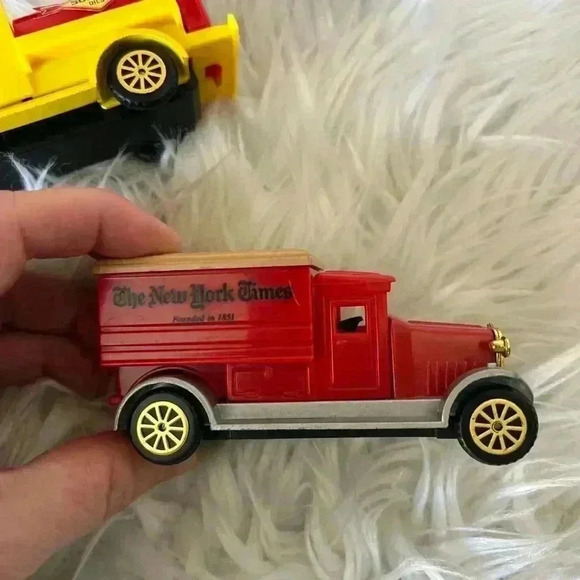 Reader’s Digest Collector’s Set of Classic Trucks – Vintage Die-Cast Vehicles - Picture 6 of 10